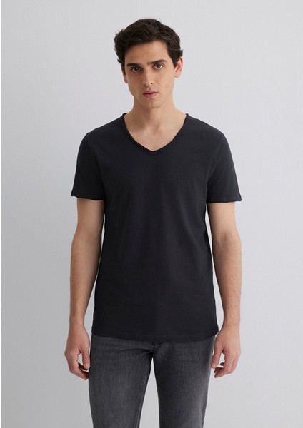 Dikiş Detaylı V Yaka Siyah Tişört 062773-26341
