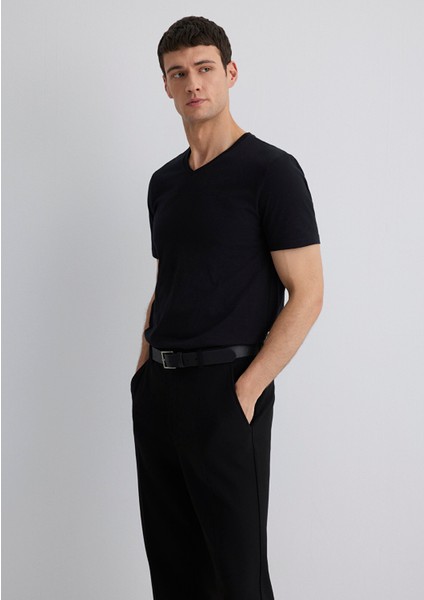 Siyah Basic V Yaka Tişört 065586-900