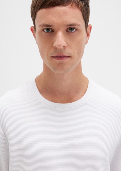 Uzun Kollu Dokulu Beyaz Tişört 064622-20454