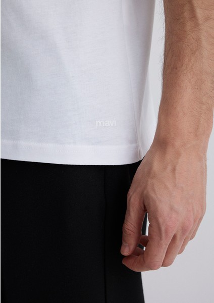 Beyaz Basic V Yaka Tişört 065586-620