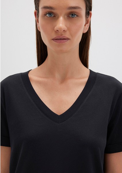 V Yaka Siyah Basic Tişört 166248-900