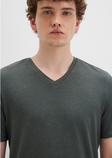 Stretch V Yaka Yeşil Basic Tişört 061748-25752