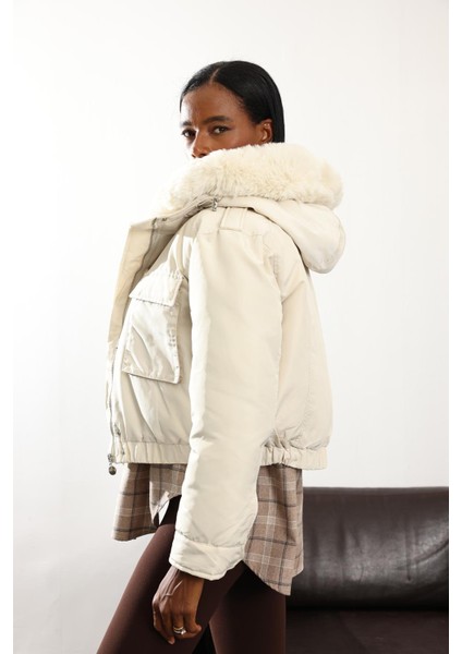 Ekru Kapüşonu Kürklü Mont D99613 fırsatları