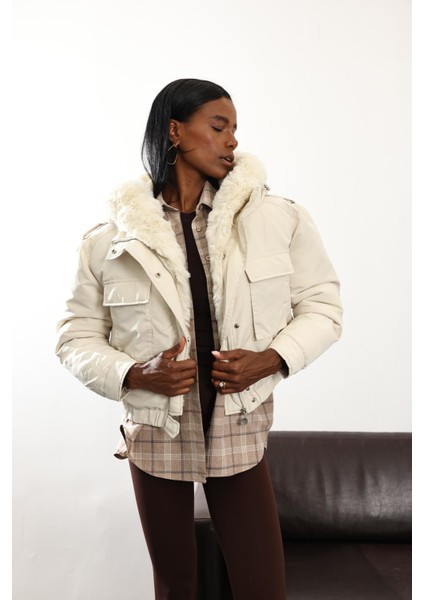 Ekru Kapüşonu Kürklü Mont D99613 indirimleri