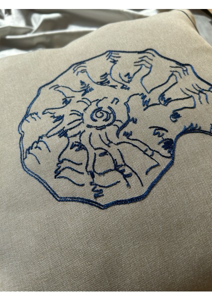 Deniz Kabuğu Nakışlı Kırlent Kılıfı fiyatları