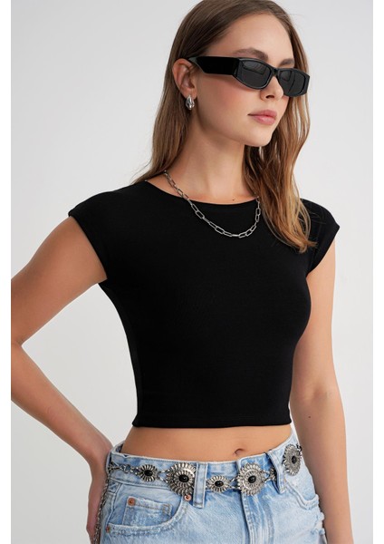 2009 Kadın Vücuda Oturan Basic Crop T-Shirt Siyah fırsatları