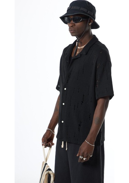 Oversize Deliklı Triko Gömlek Siyah fırsatları