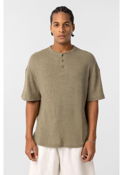 Basic Oversize Düğme Yaka Tişört Haki fiyatları