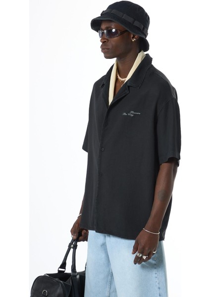 Yıkamalı Oversize Arka Baskılı Kısa Kol Cepsiz Gömlek Siyah fırsatları