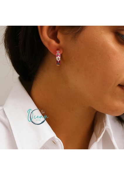 Pirinç Gold Renk Fuşya Mineli Etnik Desenli Halka Küpe