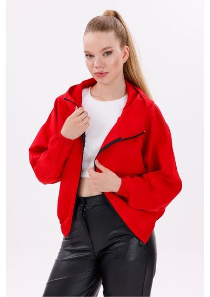 Kadın Kırmızı Kapüşonlu Su ve Rüzgar Geçirmez Astarlı Oversize Yağmurluk Y20