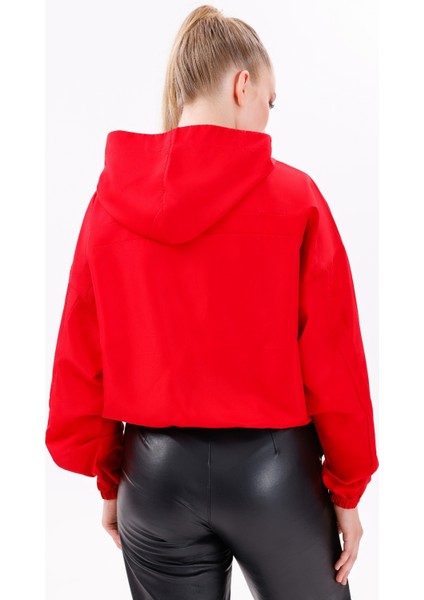 Kadın Kırmızı Kapüşonlu Su ve Rüzgar Geçirmez Astarlı Oversize Yağmurluk Y20