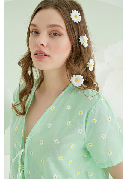 Yeşil Papatya Desenli Önden Bağlamalı Pijama Takımı modelleri