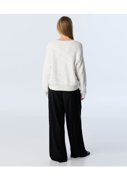 Dokulu Düşük Omuz Kazak TW6250050239018 fırsatları