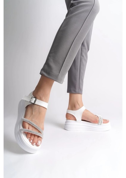 Zlohe Kalın Tokalı Taşlı Şeritli Ortopedik Taban Kadın Sandalet Bt - Beyaz fiyatları