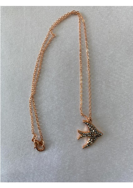 Kırlangıç Figürlü Siyah Parlak Taşlı Kolye Roz Renk fiyatları