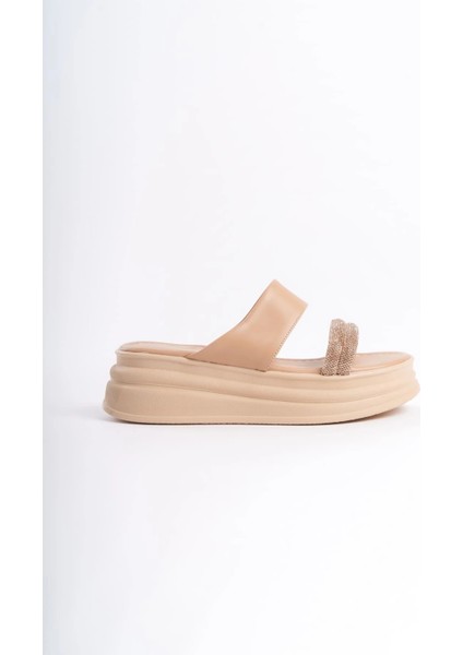 Sarah Düz Topuklu Taşlı Şeritli Kalın ve Ortopedik Taban Kadın Terlik Tt - Ten