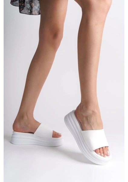 Alıce Düz Topuklu Kalın ve Ortopedik Taban Kadın Terlik Bt - Beyaz fiyatları