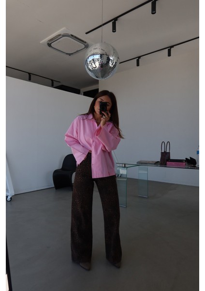 Önü Kısa Arkası Uzun Oversize Gömlek