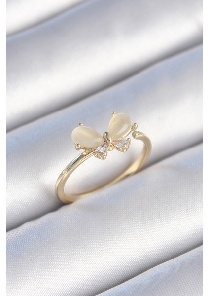 Pirinç Gold Renk Beyaz Mineli Zirkon Taşlı Model Kadın Yüzük