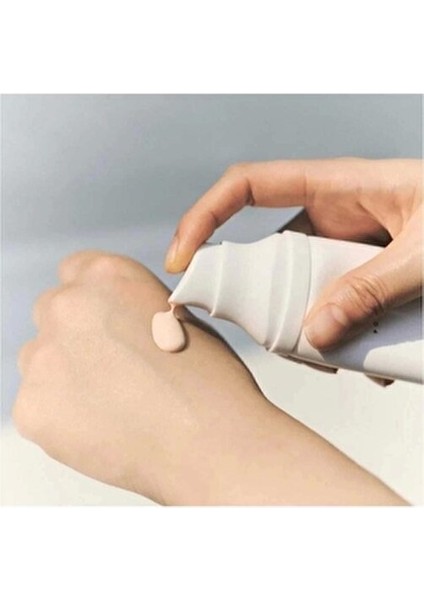 Güneş Kremi SPF 50+ Renkli Nemlendirici 50 ml Tüm Cilt Tipleri için