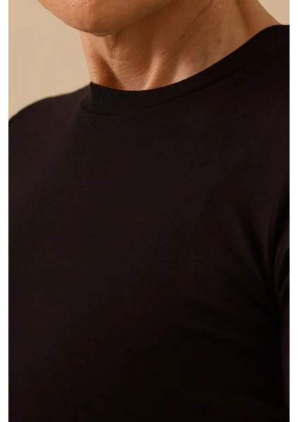 Kadın Yuvarlak Yaka Kısa Kollu Basic T-Shirt - Siyah fırsatları