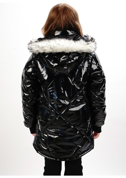 Parlak Beyaz Kürk Kapüşonlu Su ve Rüzgar Geçirmez Içi Kürklü Kız Çocuk Montu modelleri