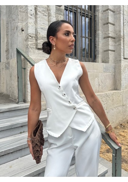 Kadın Sıfır Kollu Çapraz V Yakalı Önden Düğmeli Atlas Yelek ve Pantolon Ikili Takım