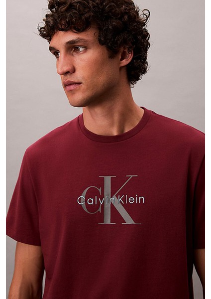 Erkek Regular Fit Grafik Monogram Baskılı T-Shirt - Bordo indirimleri