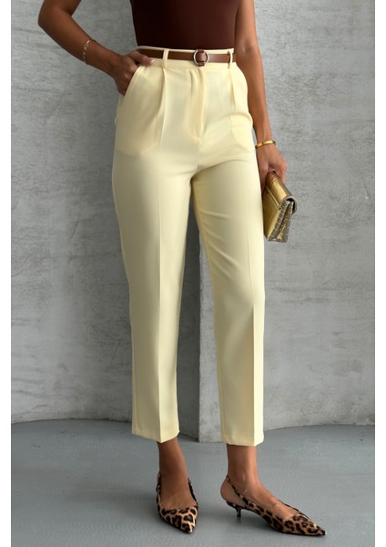 Kadın Dar Paça Pileli Kemerli Mevsimlik Kumaş Pantolon Sarı Sarı / 42