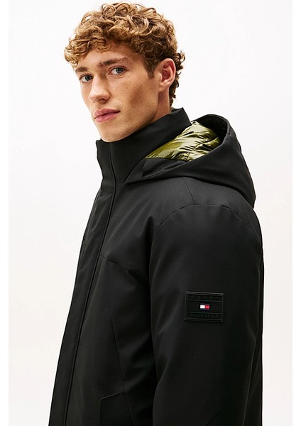 Erkek Regular Fit Kapüşonlu Isı Yalıtımlı Teknik Parka - Siyah modelleri