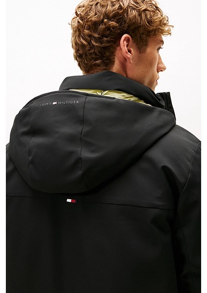 Erkek Regular Fit Kapüşonlu Isı Yalıtımlı Teknik Parka - Siyah fırsatları