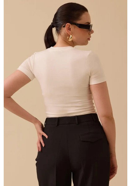 Kadın Yuvarlak Yaka Kısa Kollu Basic T-Shirt - Beyaz fiyatları