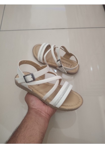 69743 Krem Taş Detaylı Kadın Düz Taban Sandalet