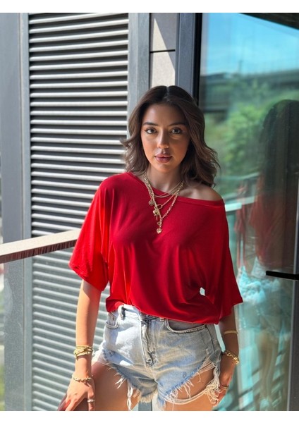 Kadın Tek Omuzu Açık Kısa Kollu Salaş Viskon Bluz
