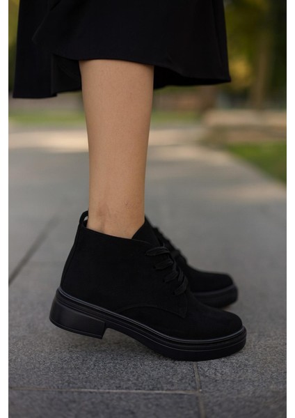 Kalın Poli Taban Bağcıklı Bilekte Kadın Bot & Bootie Süet modelleri