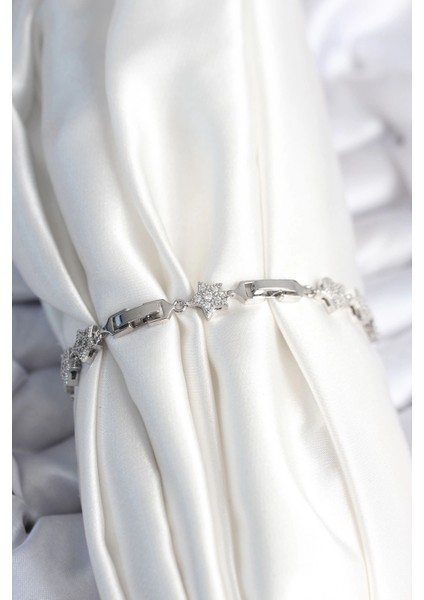 Pirinç Gümüş Renk Yıldız Model Kadın Bileklik fiyatları