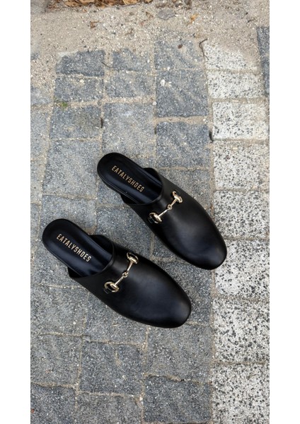 Siyah Cilt Tokalı Düz Model Terlik fırsatları