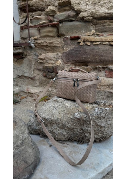 Fermuarlı Örme Deri Çanta Bej fırsatları