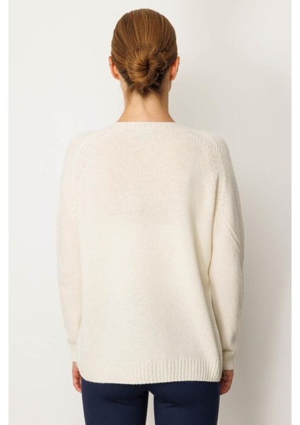 Kadın Sıfır Yaka Önü ve Kol Ortası Saç Örgü Yün Kazak Kemik modelleri