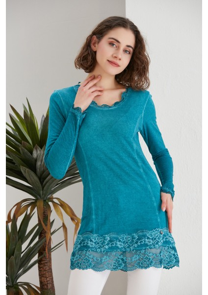 Kadın Turkuaz Mavi Dantel Detaylı Uzun Kol Curve Spor Şık Bluz Tunik