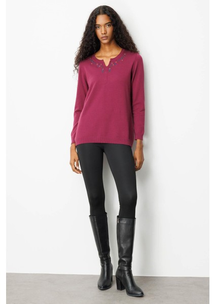 Kadın Sıfır Yaka Yakası Çiçek Nakış Işlemeli Bluz Mürdüm indirimleri