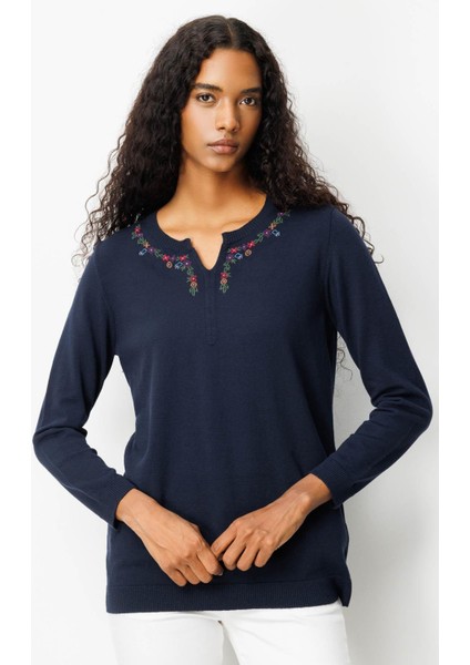 Kadın Sıfır Yaka Yakası Çiçek Nakış Işlemeli Bluz K.lacivert