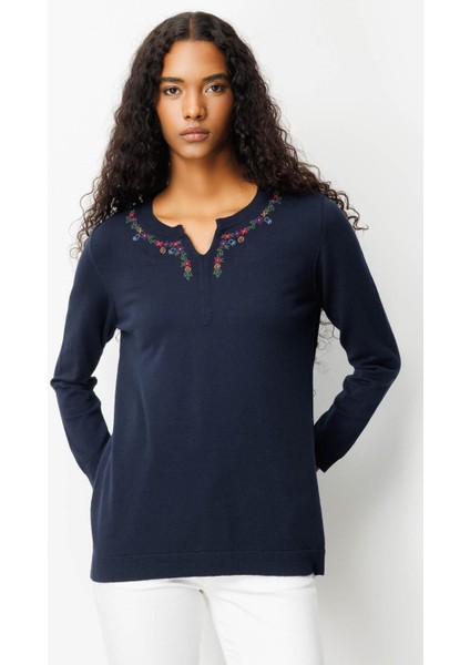 Kadın Sıfır Yaka Yakası Çiçek Nakış Işlemeli Bluz K.lacivert fiyatları