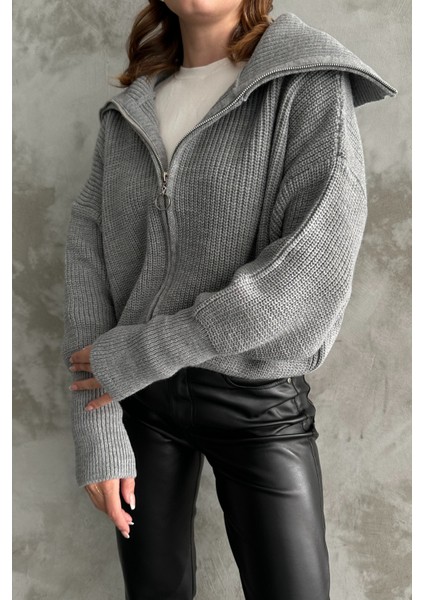 Gri Devrik Yaka Fermuarlı Triko Hırka Gri / Standart