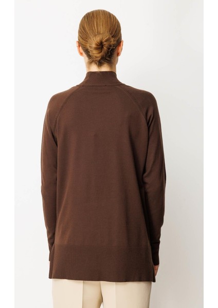 Kadın Yarım Balıkçı Yaka Kolları Yırtmaçlı Kazak Kahve modelleri