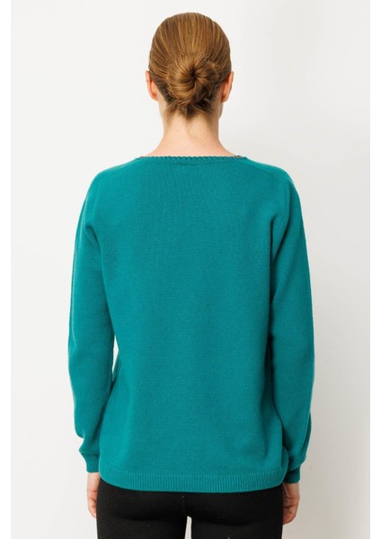 Kadın Sıfır Yaka Cebi ve Yakası Tığlamalı Yün Kazak A.ö.başı modelleri