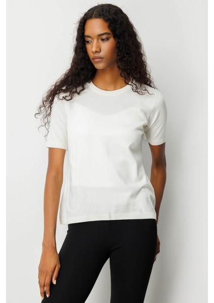 Kadın Sıfır Yaka Kısa Kollu Düz Bluz Kemik fiyatları