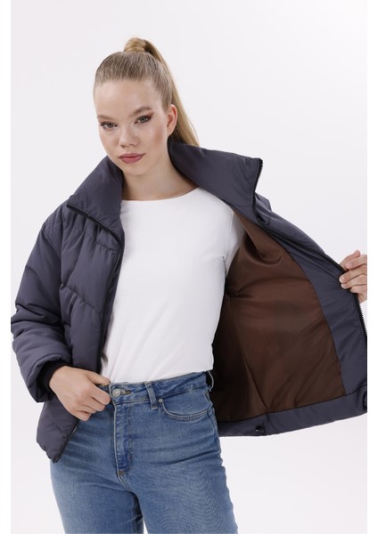 Kadın Dolgulu Puffer Mont - Yüksek Yaka, Suya Dayanıklı