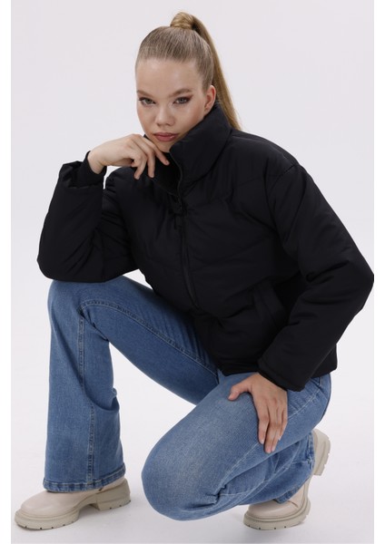 Kadın Dolgulu Puffer Mont - Yüksek Yaka, Suya Dayanıklı